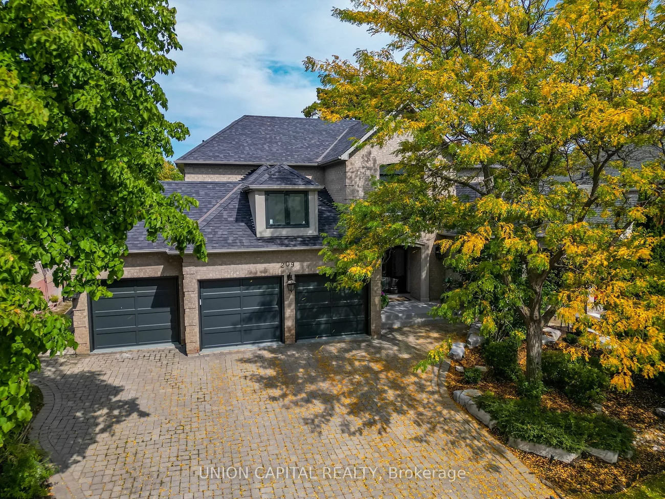 209 Roselawn Dr, Vaughan