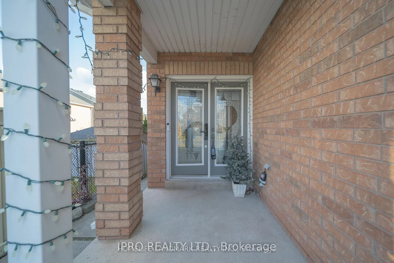 66 Lindenshire Ave, Vaughan