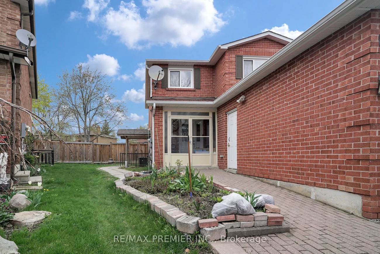 8 Matt Crt, Vaughan