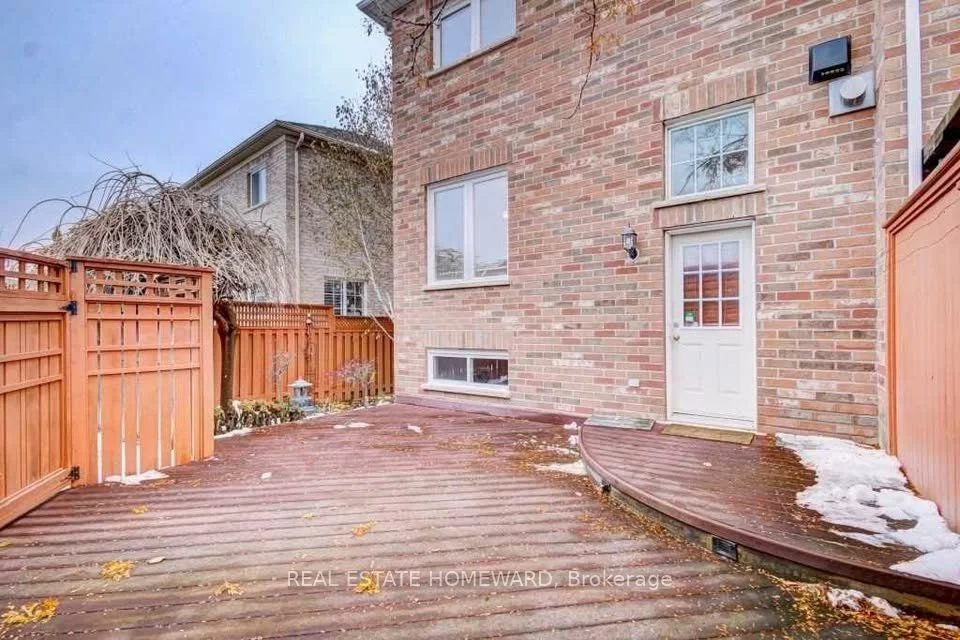 121 Benjamin Hood Cres, Vaughan