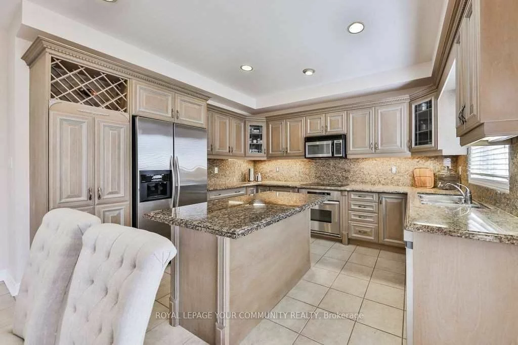 271 Forest Run Blvd, Vaughan