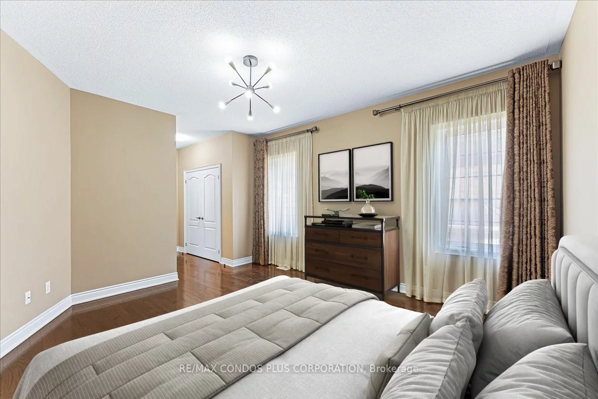 131 Lady Nadia Dr, Vaughan