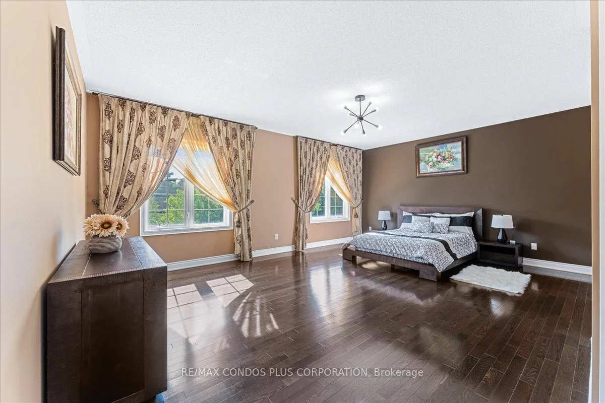 131 Lady Nadia Dr, Vaughan