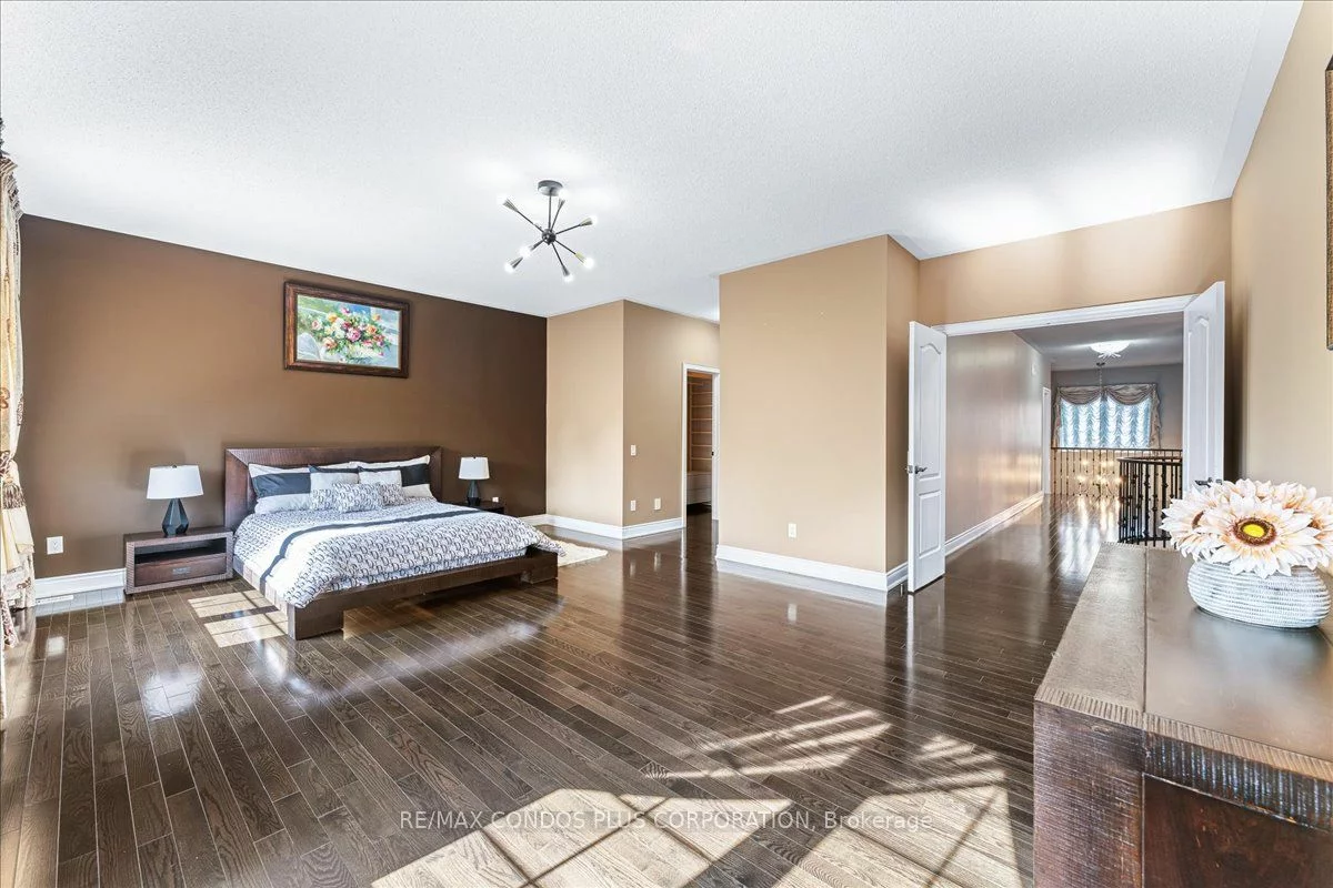 131 Lady Nadia Dr, Vaughan