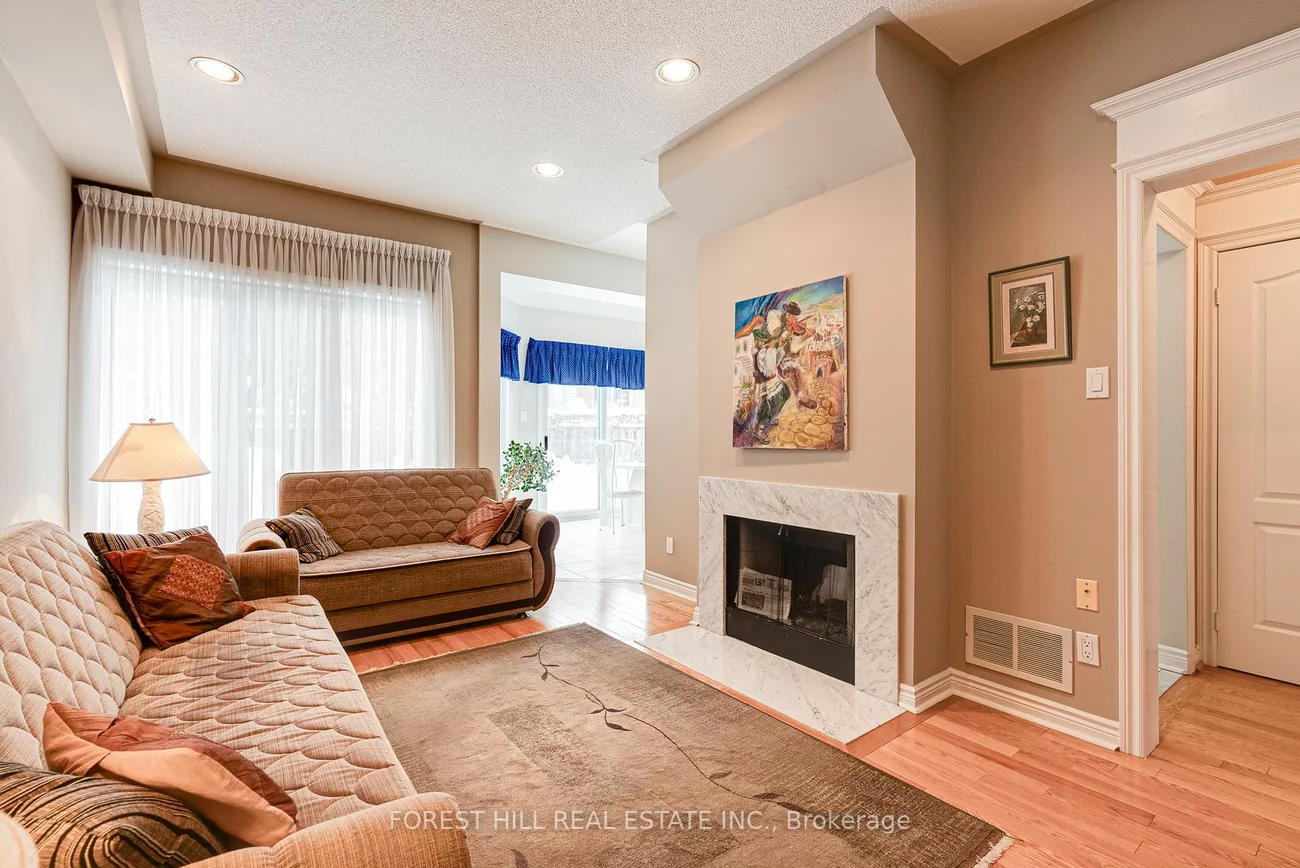 32 Loma Vista Dr, Vaughan