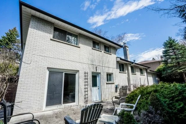 22 St Andres Crt, Markham