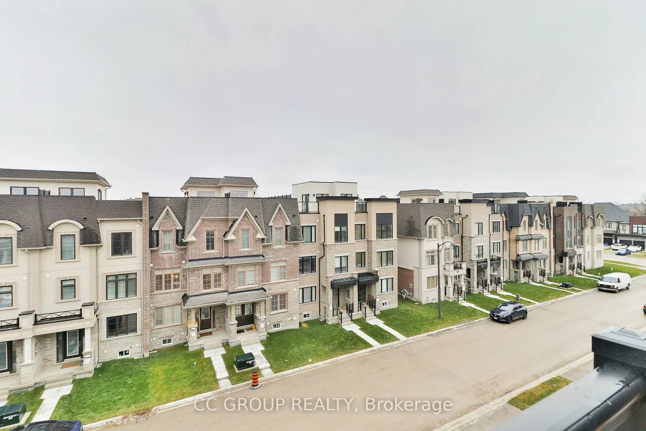 24 William Shearn Cres, Markham