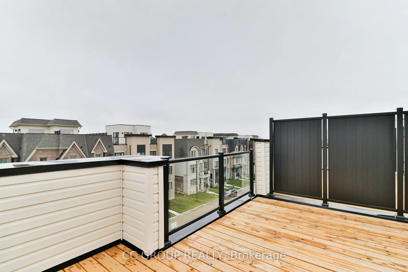 24 William Shearn Cres, Markham