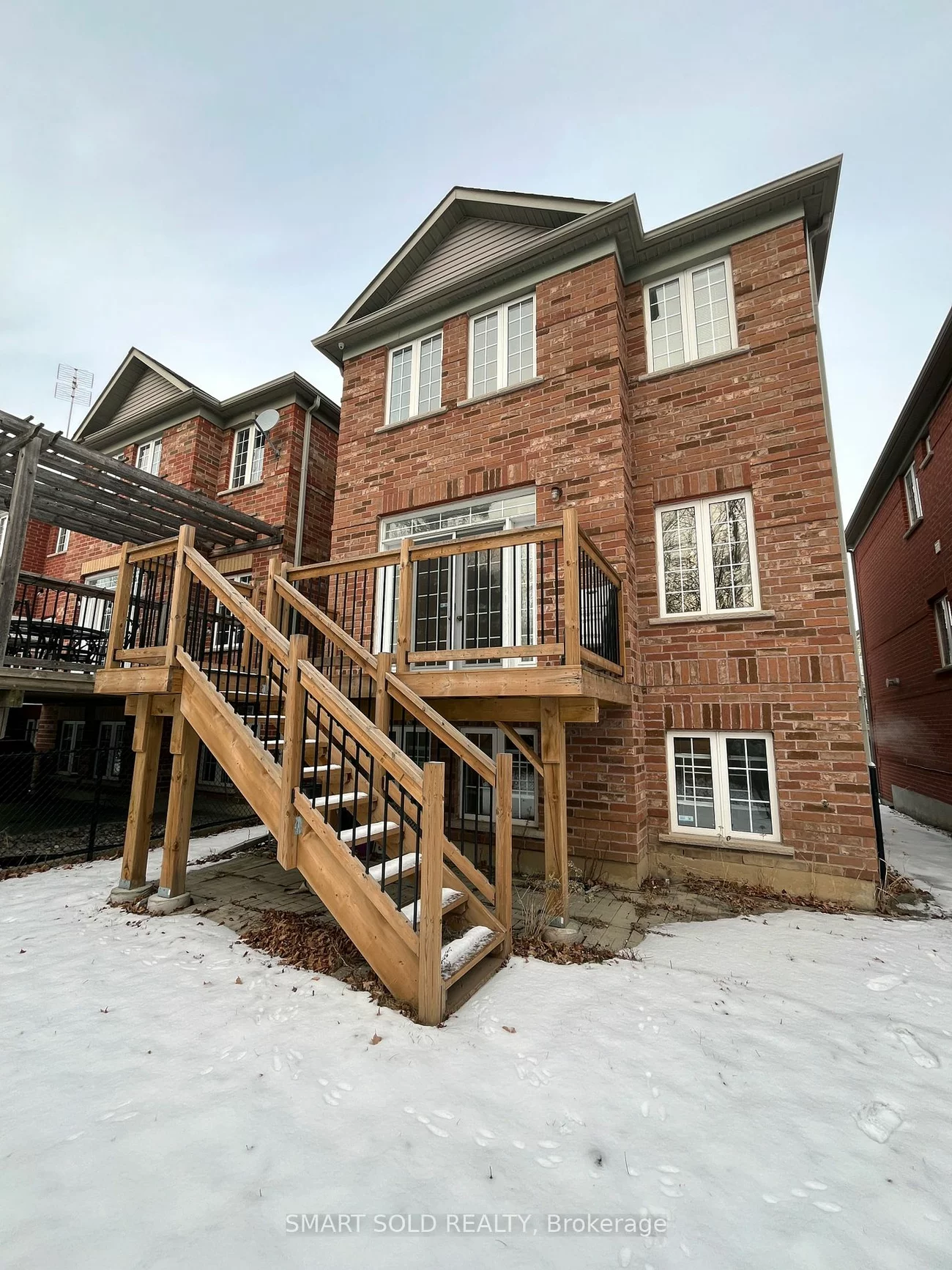 16 Crispin Crt, Markham