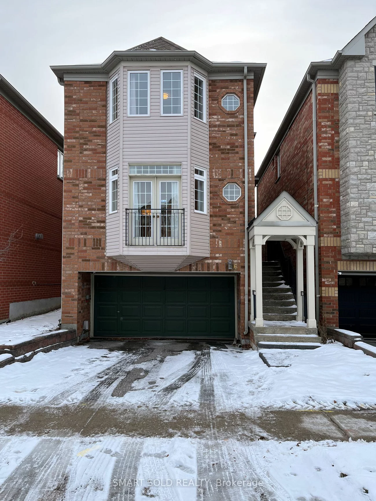 16 Crispin Crt, Markham