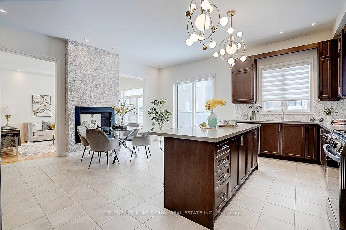 30 Collier Cres, Markham