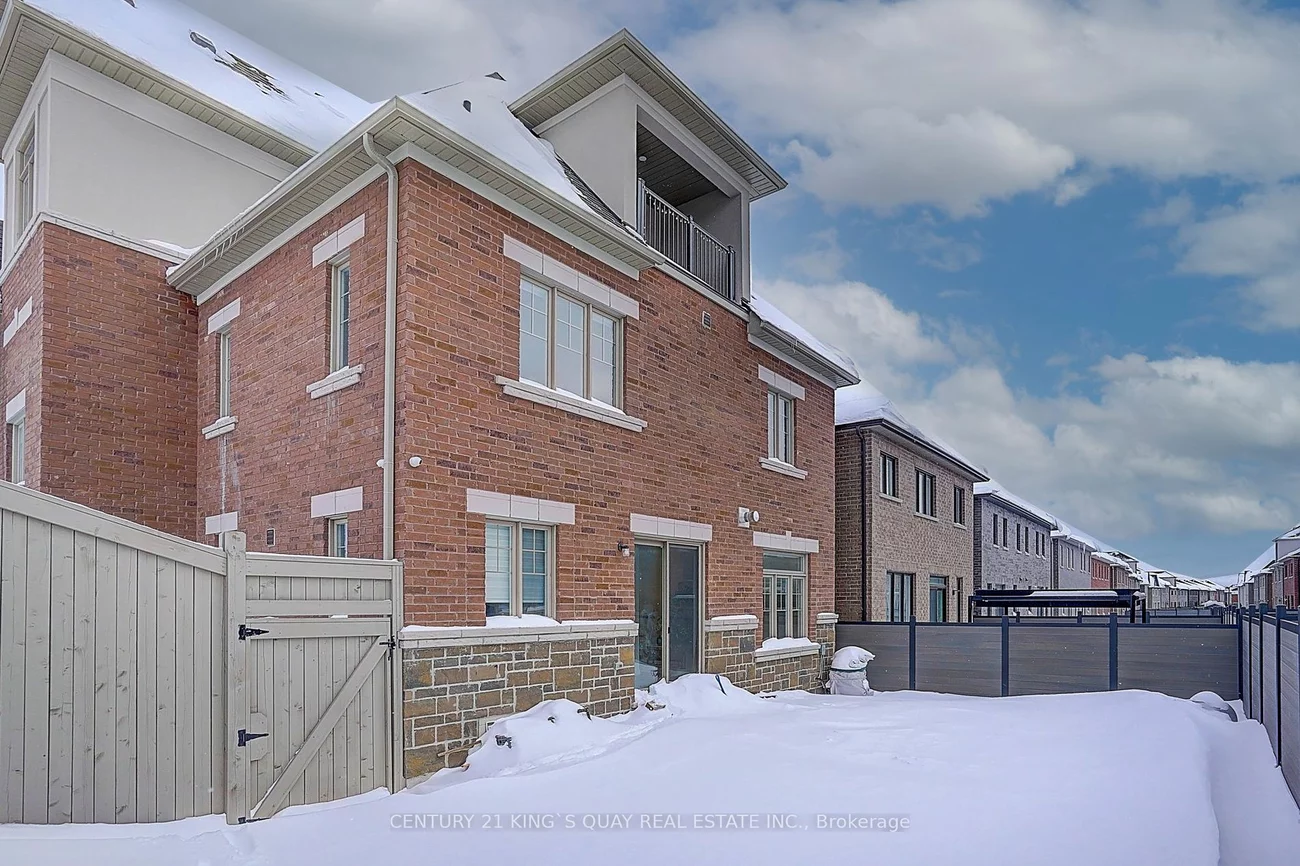 30 Collier Cres, Markham