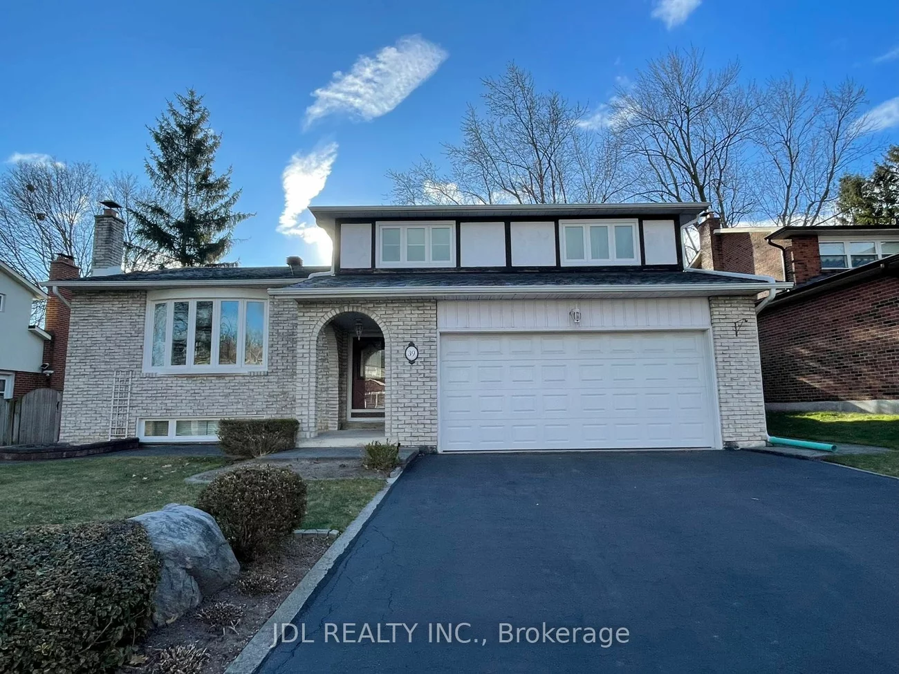 39 Bakerdale Rd, Markham