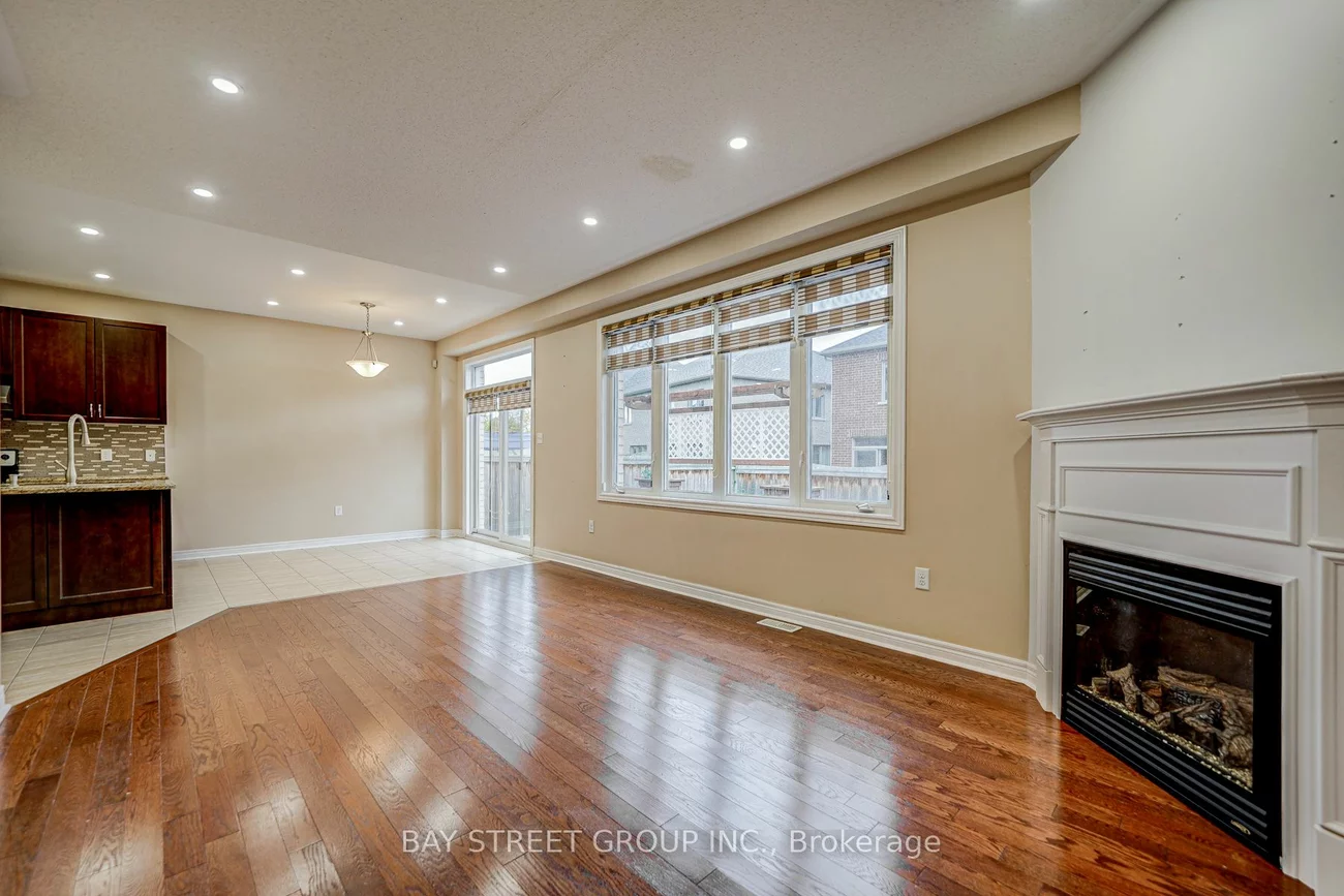 33 Jeffrey Nihda Cres, Markham