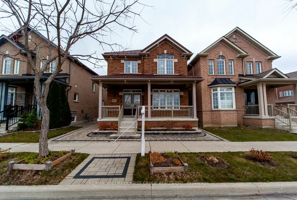 35 Crossbrooks St, Markham