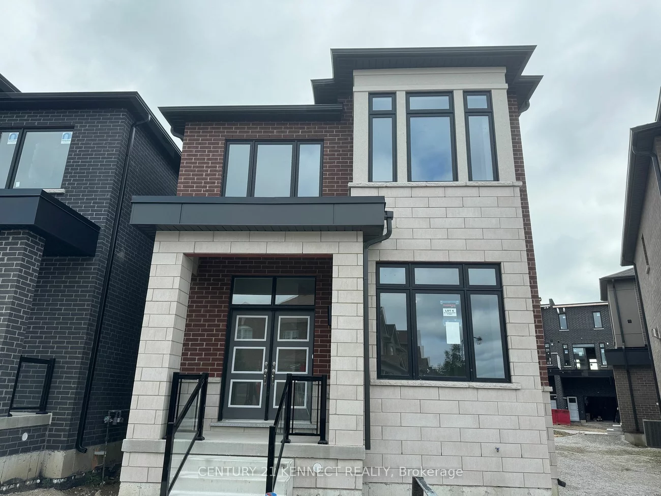 35 Golden Fern St, Markham