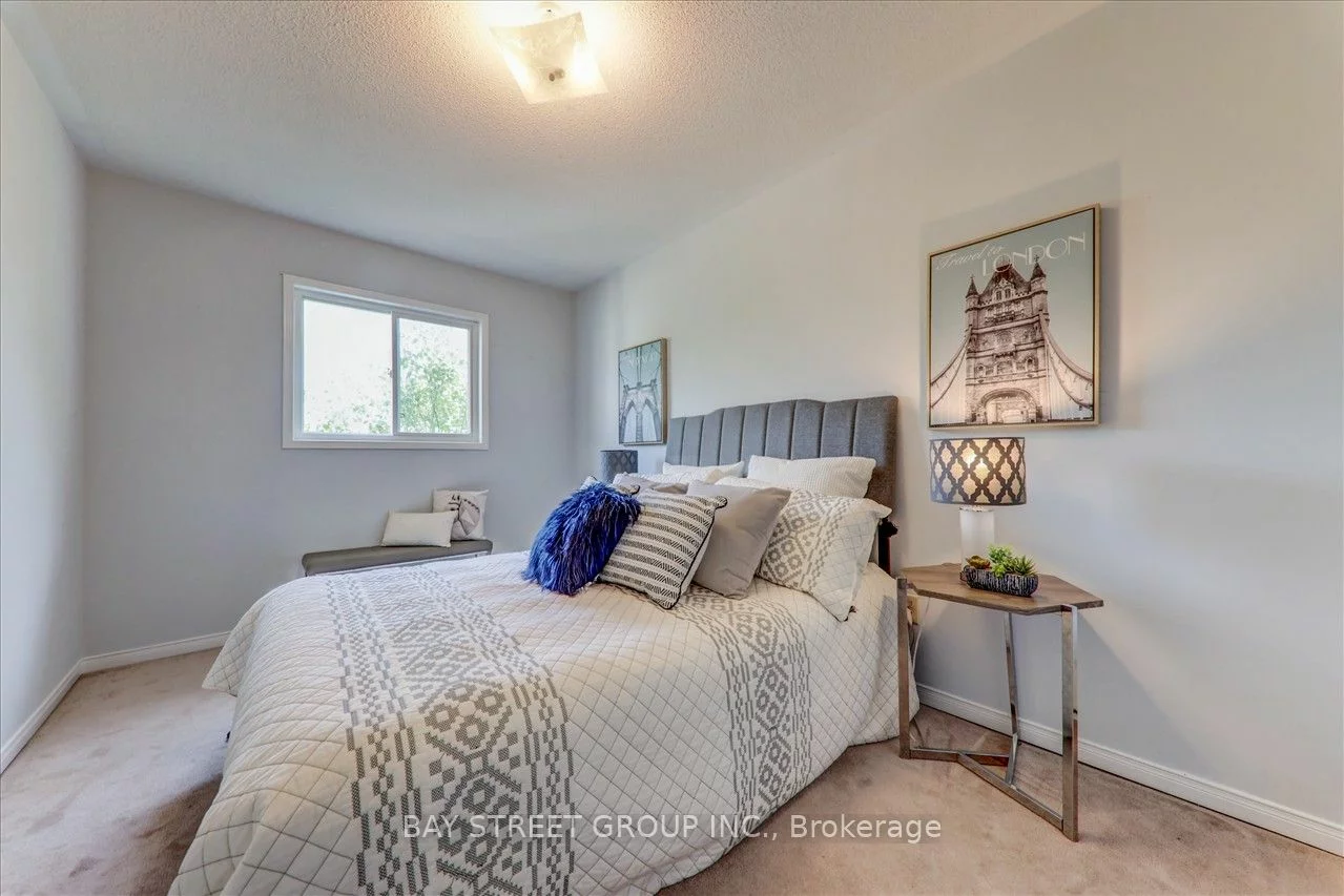 21 Debonair Dr, Richmond Hill