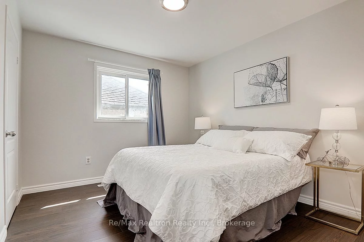 22 Taos Crt, Richmond Hill