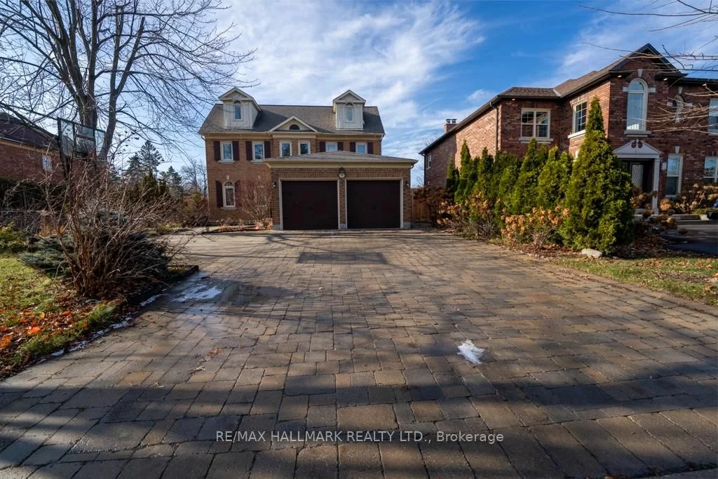 59 Oatlands Cres, Richmond Hill