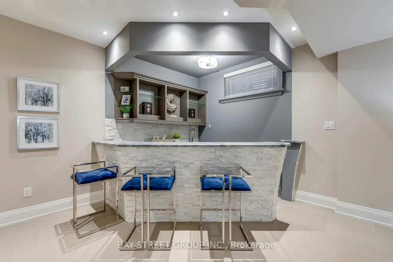 21 Frontier Dr, Richmond Hill