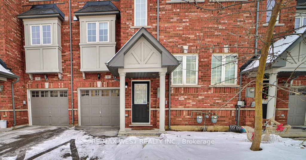 15 Old Colony Rd, Richmond Hill