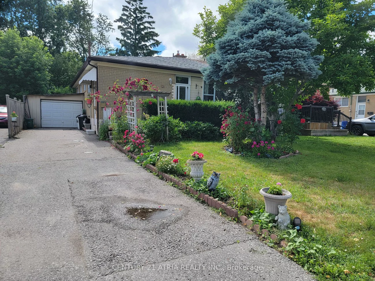 230 Axminster Dr, Richmond Hill