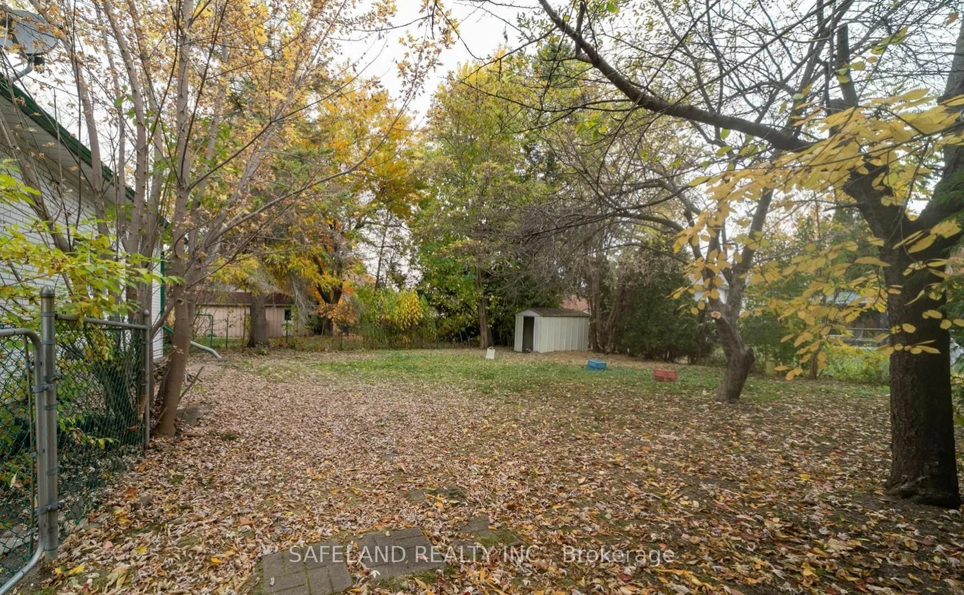 26 Dunham Cres, Aurora