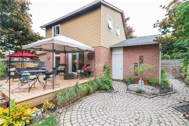 38 Corbett Cres, Aurora