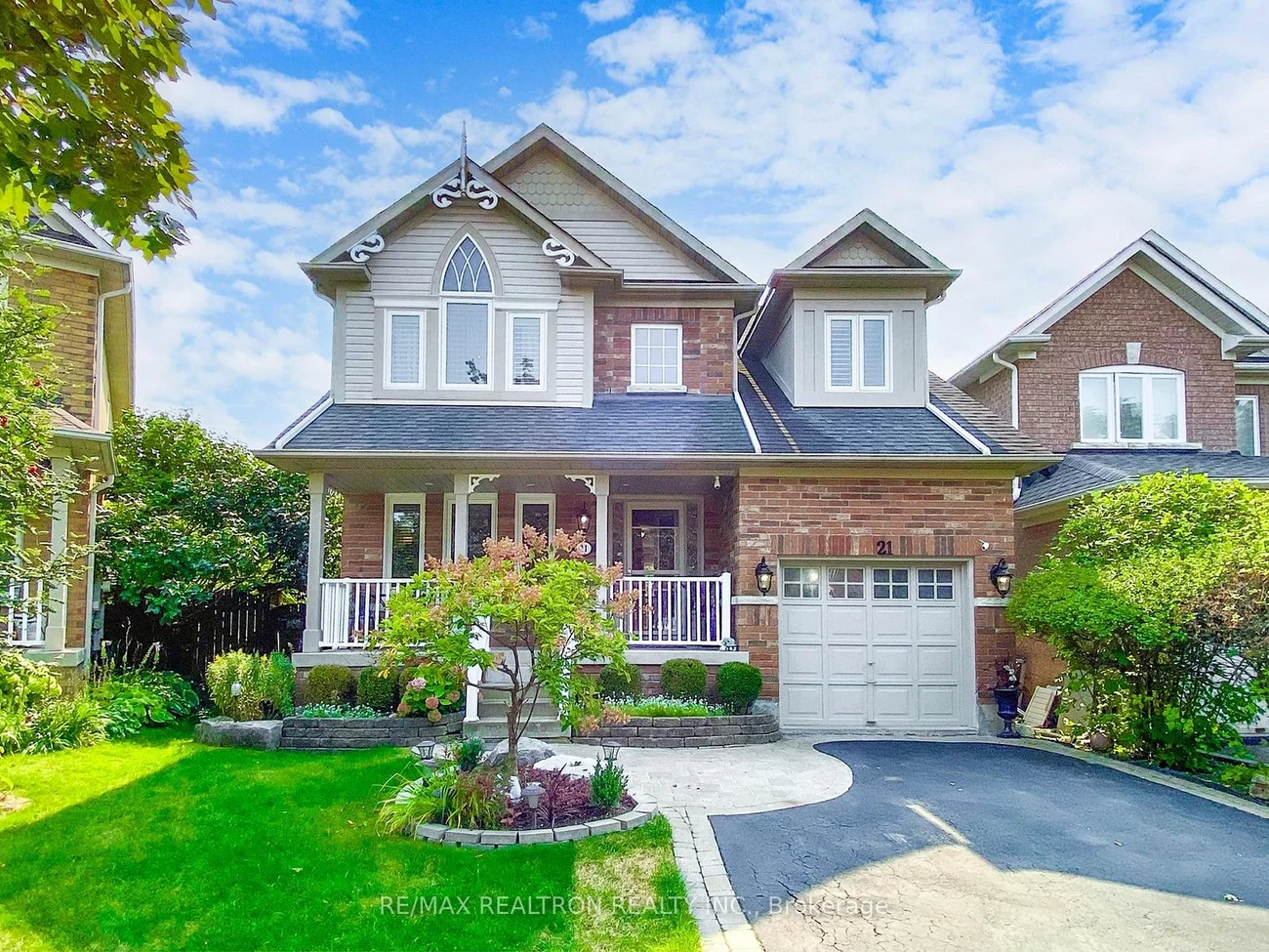 21 Watkins Glen Cres, Aurora