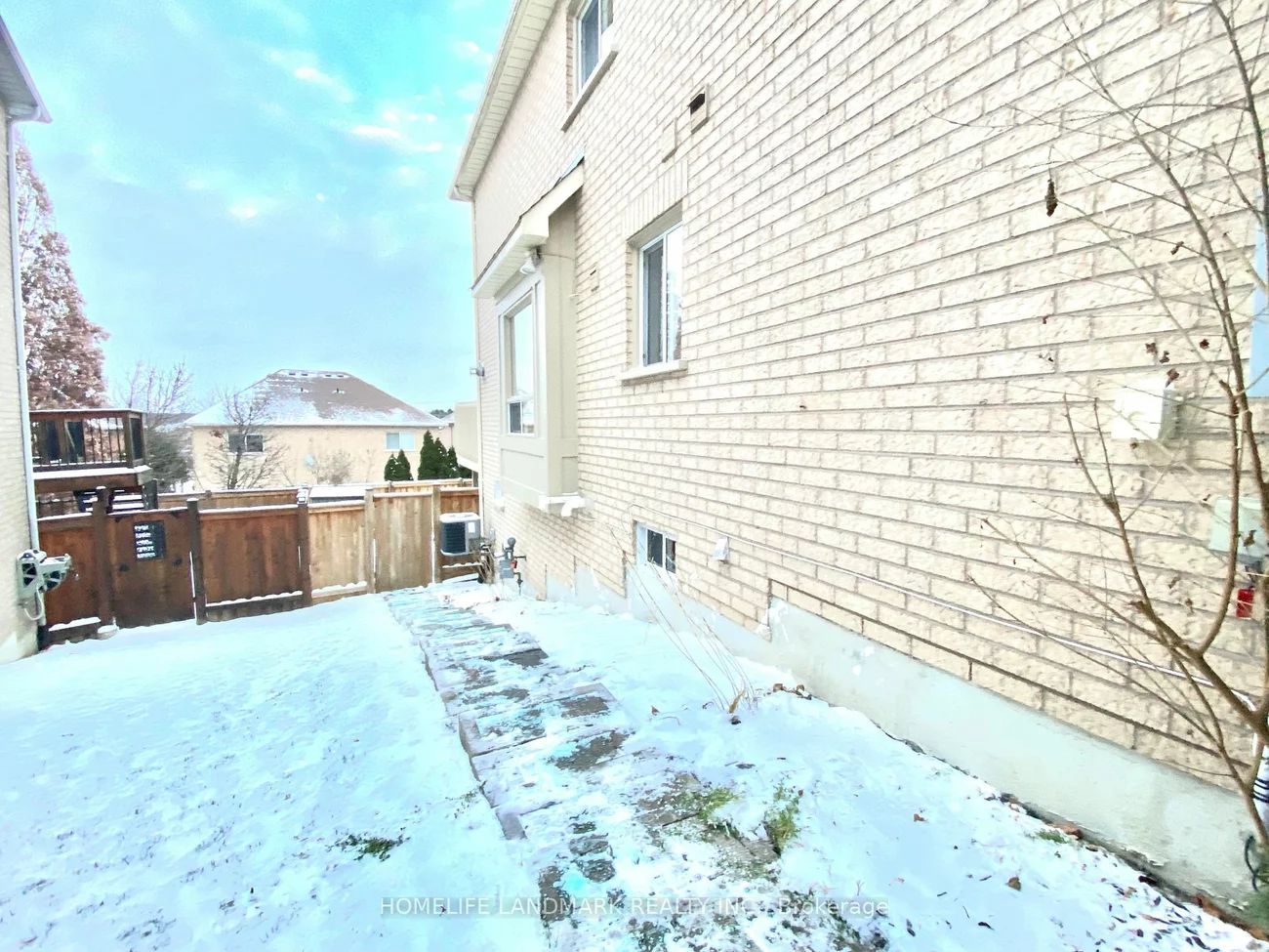 129 Primeau Dr, Aurora