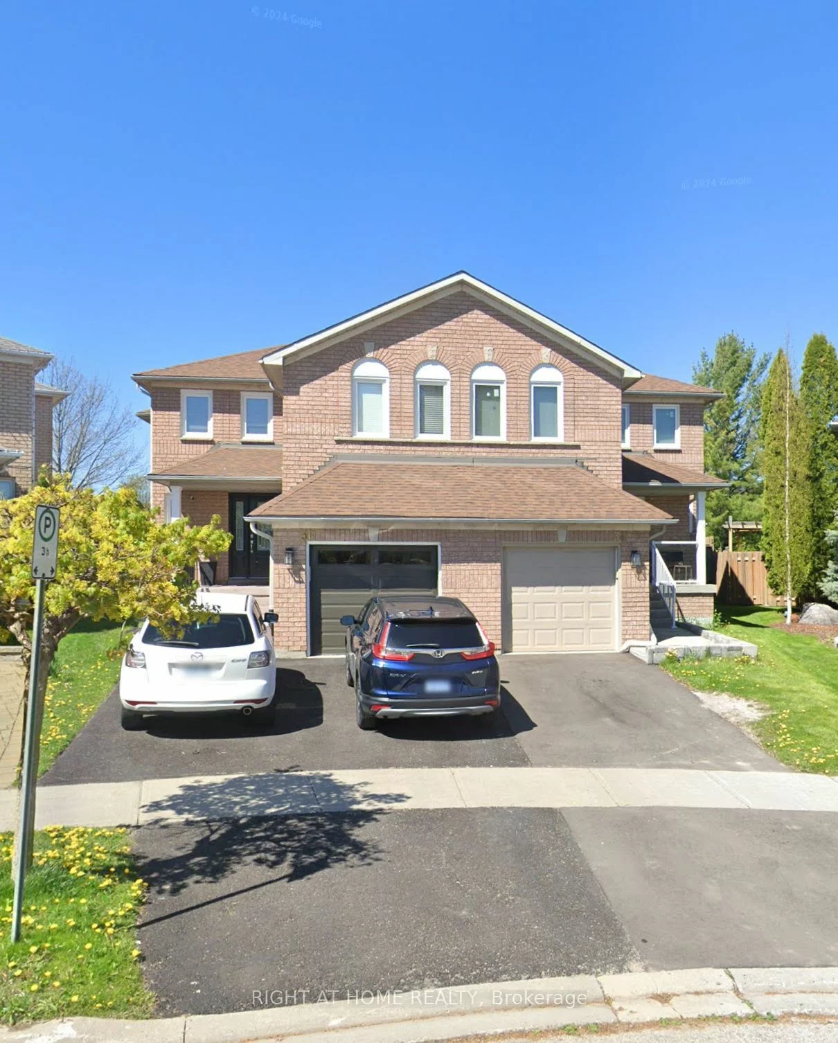 34 Primeau Dr, Aurora