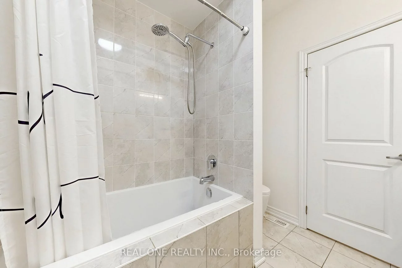 125 Joseph Hartman Cres, Aurora