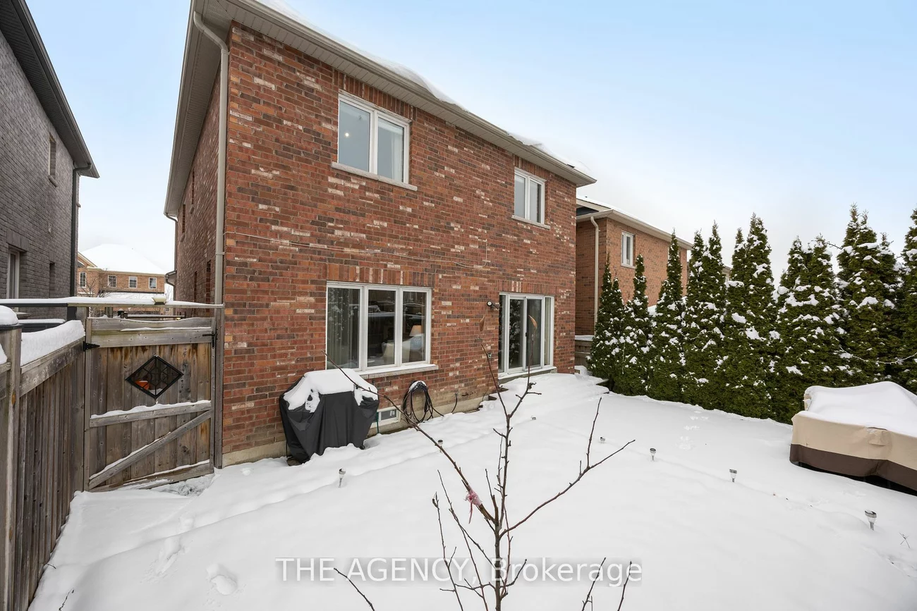 229 Aspenwood Dr, Newmarket