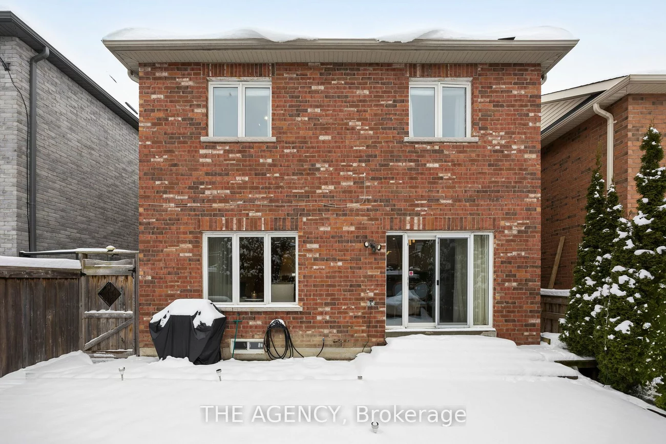 229 Aspenwood Dr, Newmarket