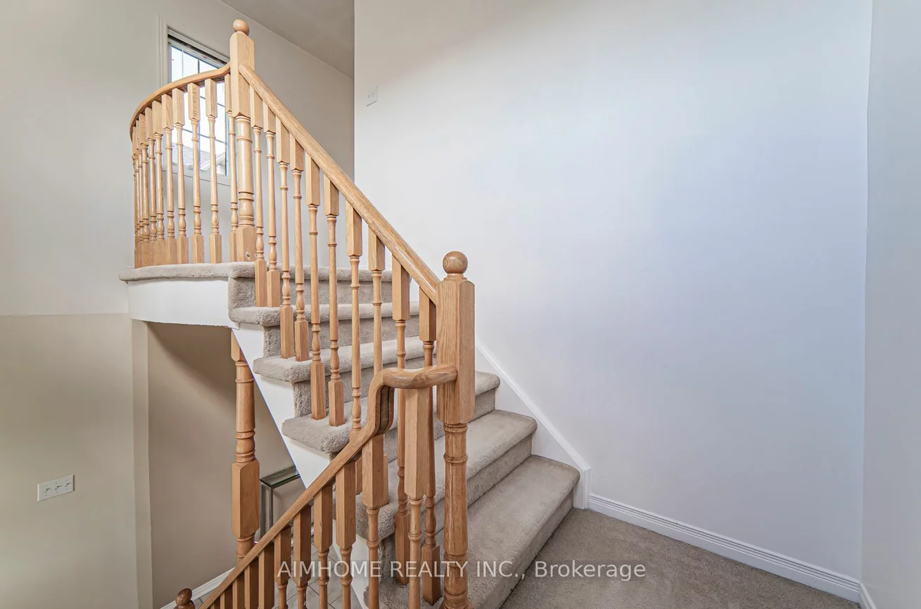 315 Flagstone Way, Newmarket