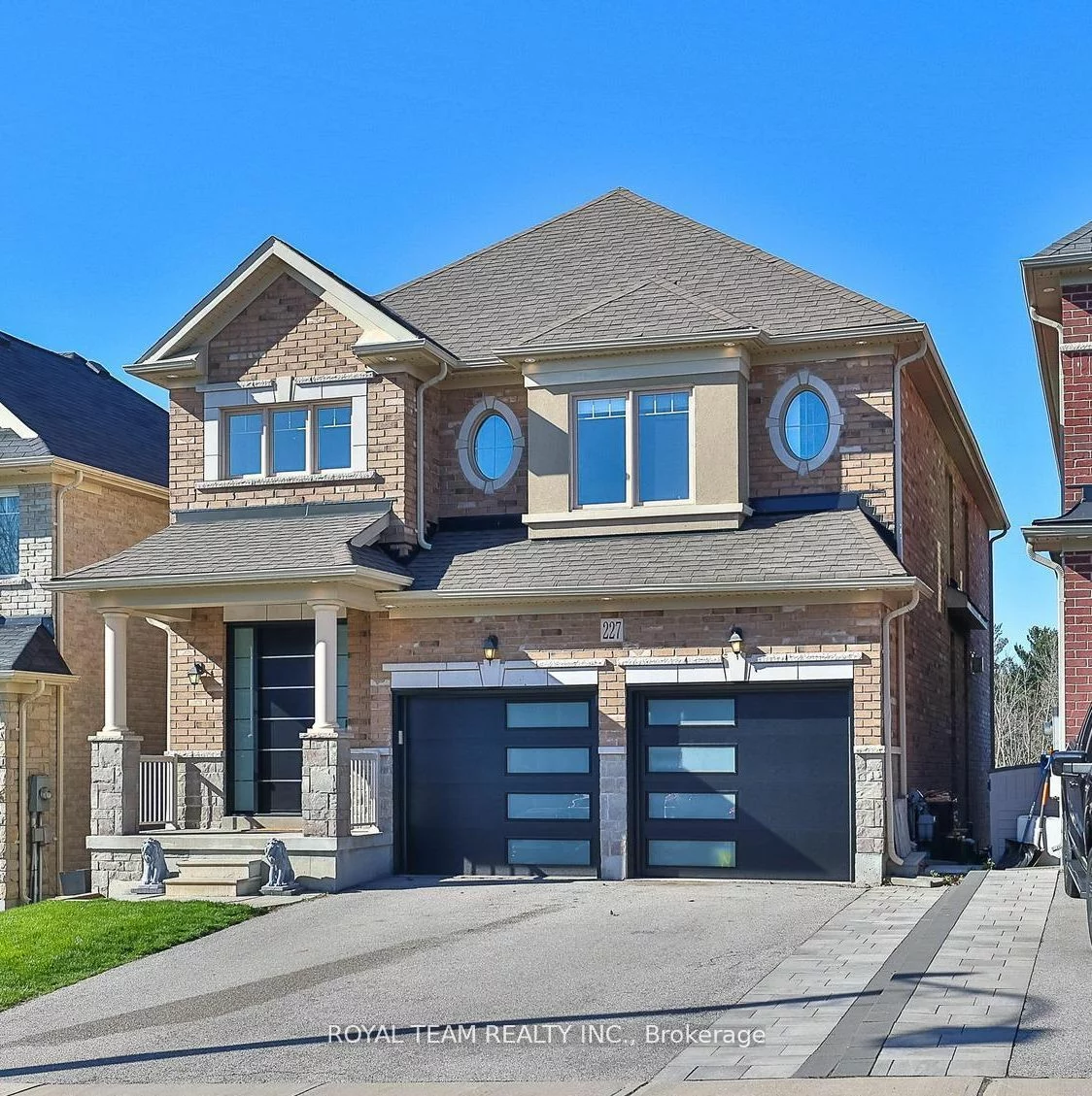 227 Frederick Curran Lane, Newmarket