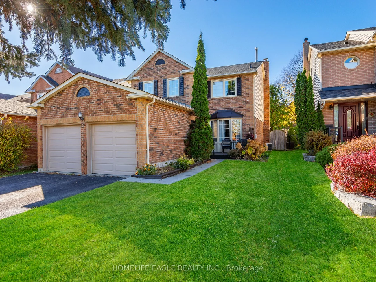 17 Peevers Cres, Newmarket