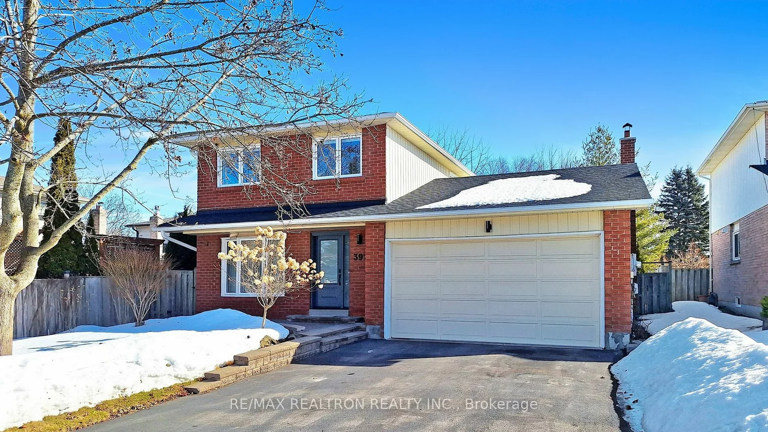 391 Ashworth Dr, Newmarket