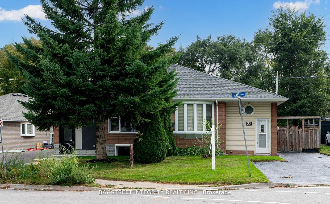 65 Walter Ave, Newmarket