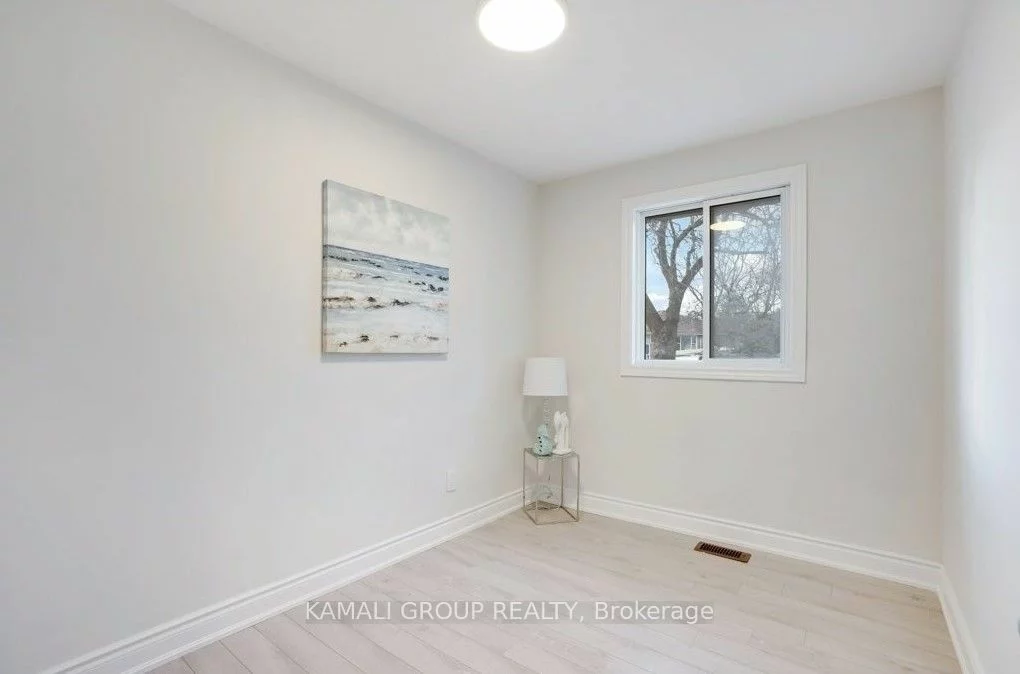 76 Walter Ave, Newmarket