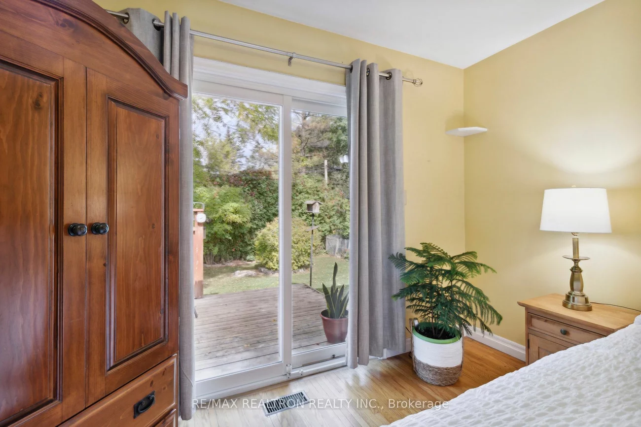 111 Avenue Rd, Newmarket