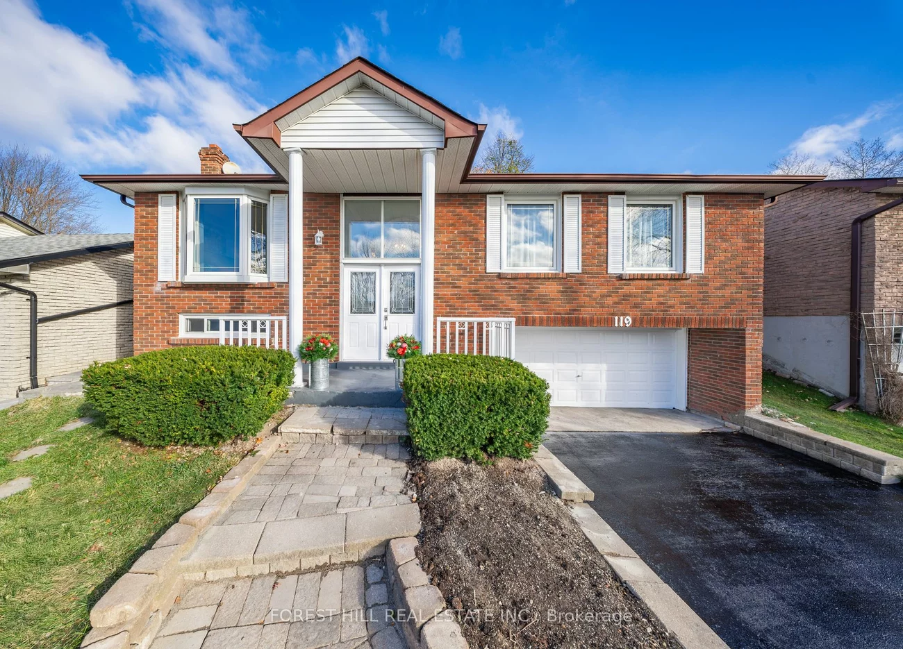 119 Eastman Cres, Newmarket