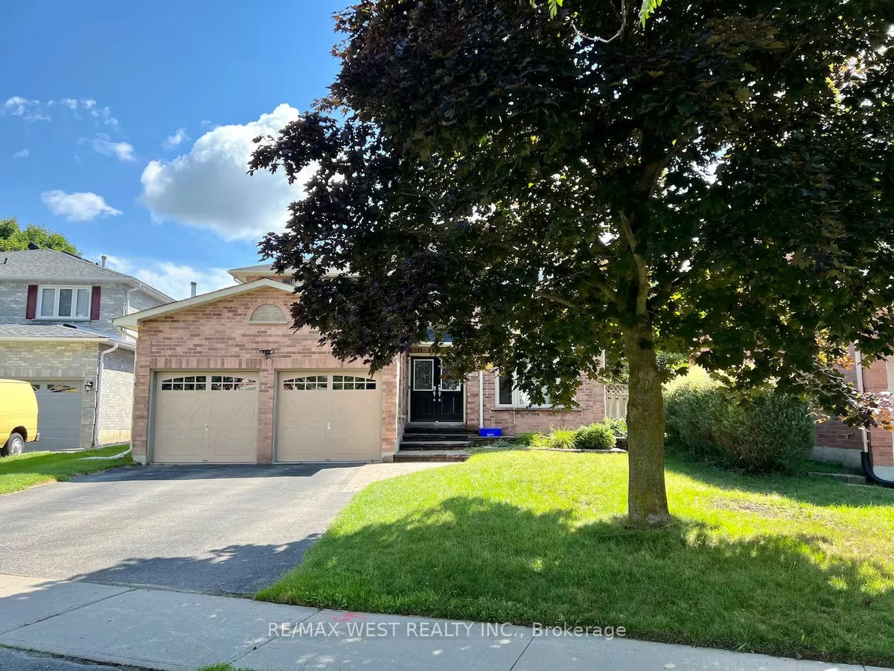 746 Leslie Valley Dr, Newmarket