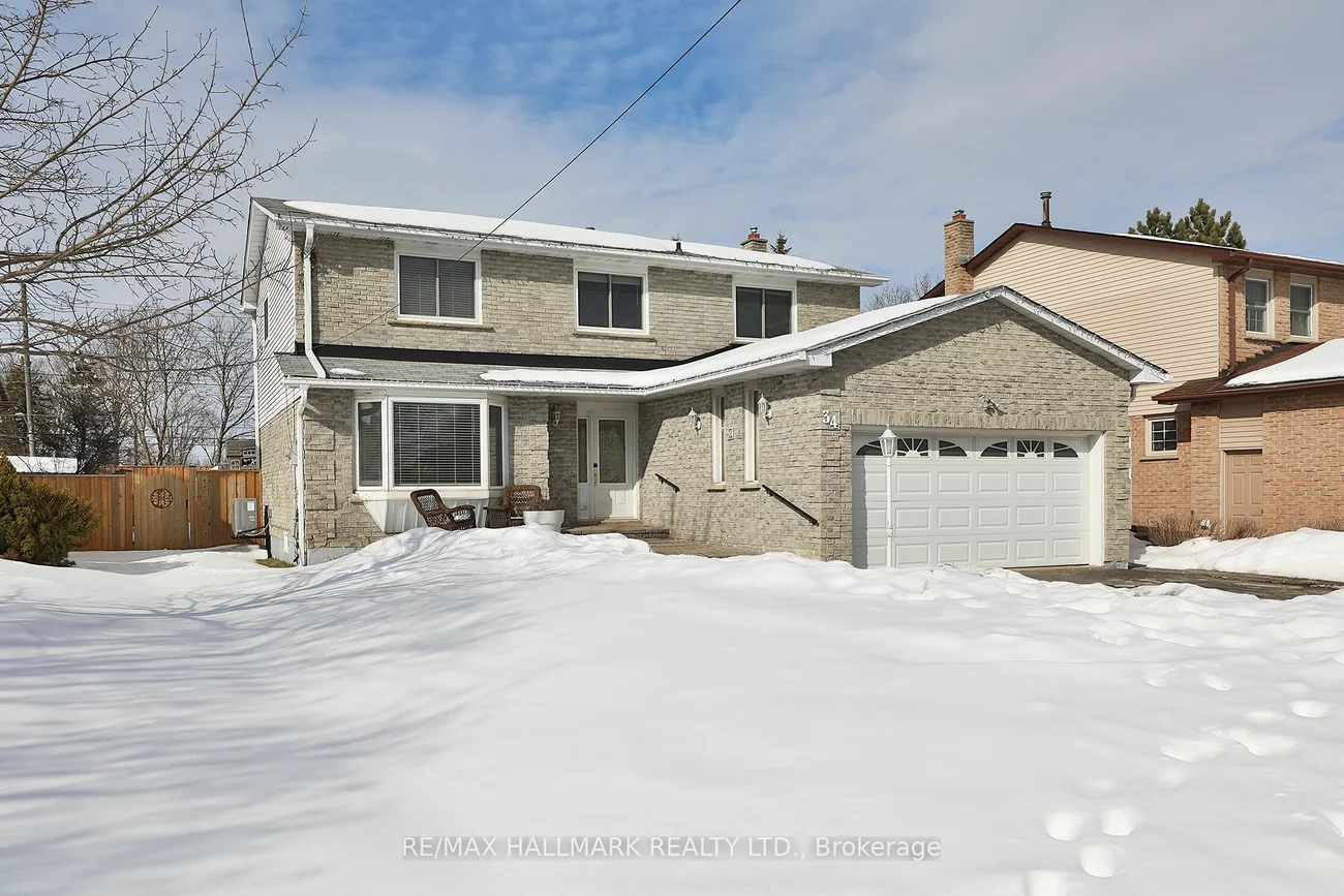 34 Manning Cres, Newmarket