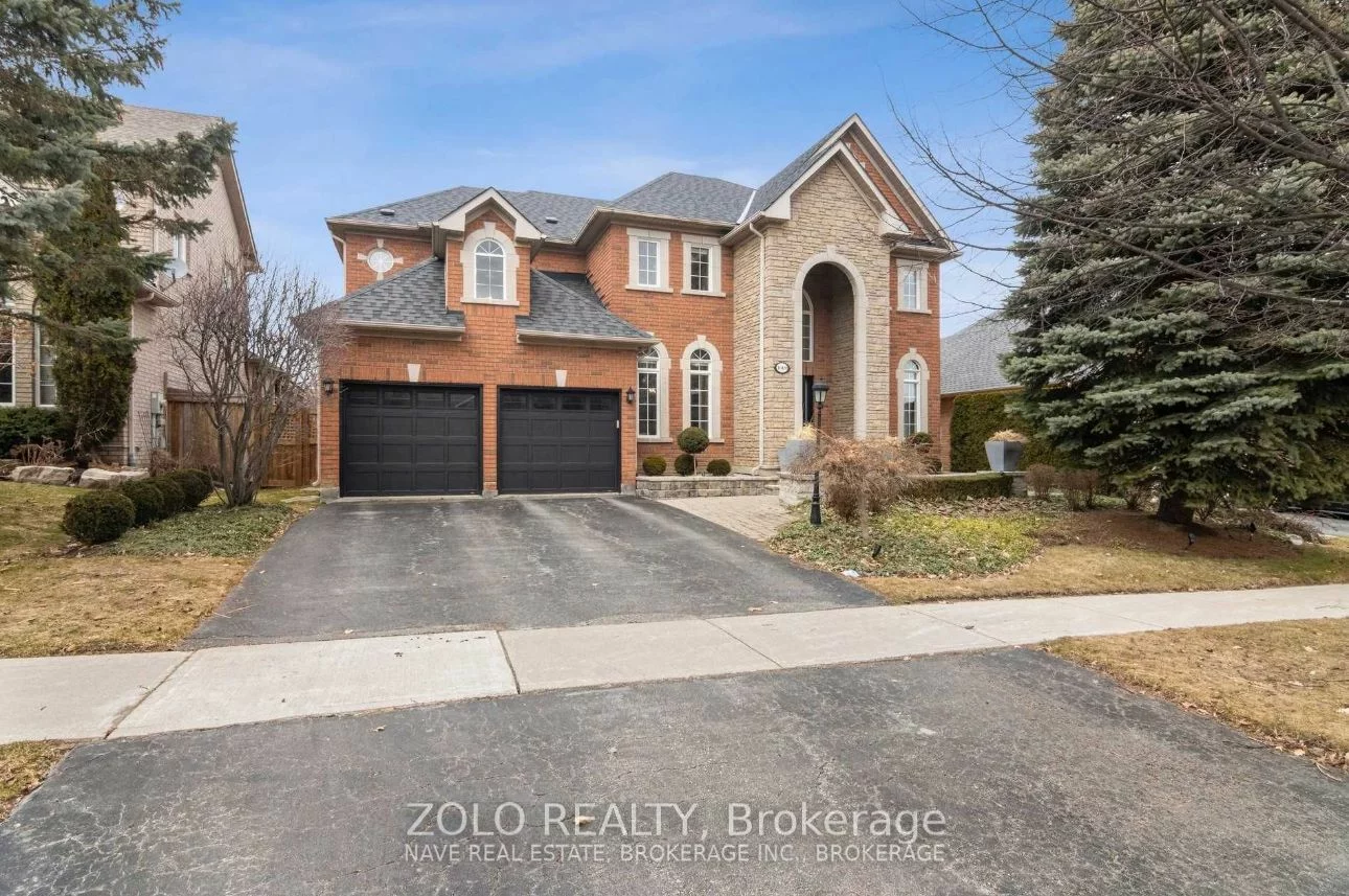 1069 Far Circ N, Newmarket