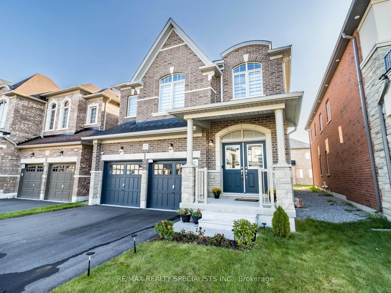 17 Betty May Cres, East Gwillimbury
