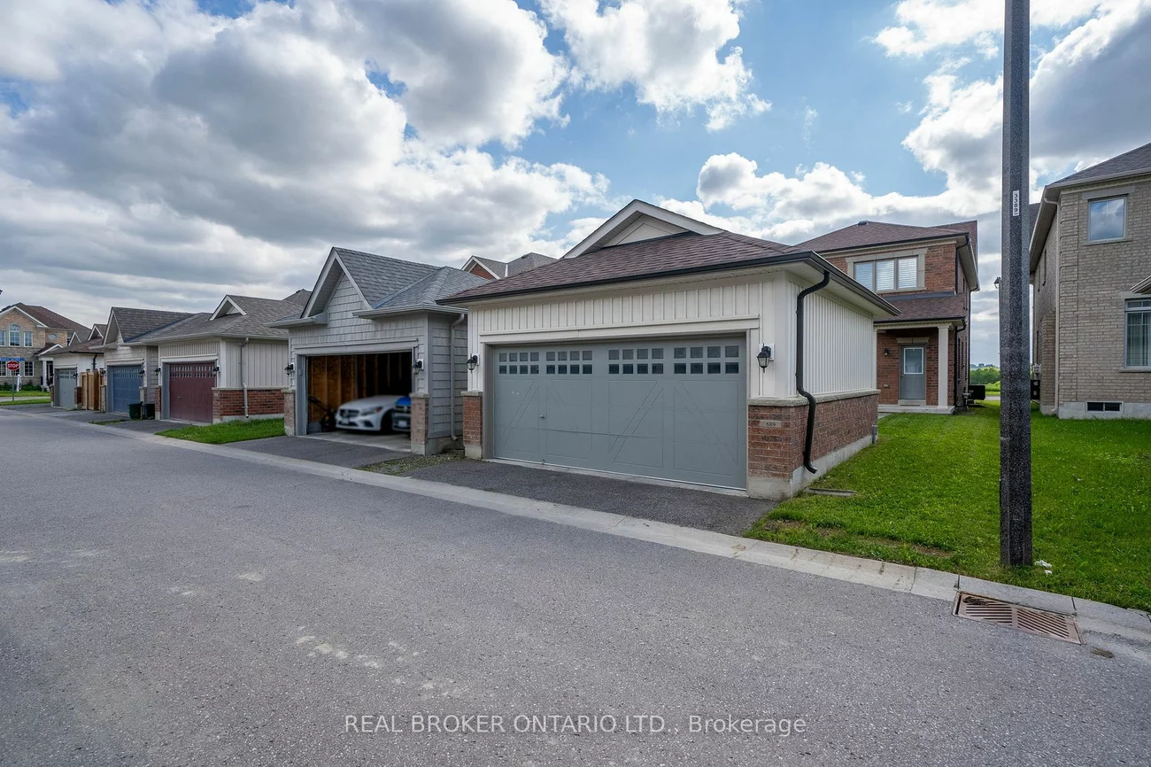 689 Murrell Blvd, East Gwillimbury