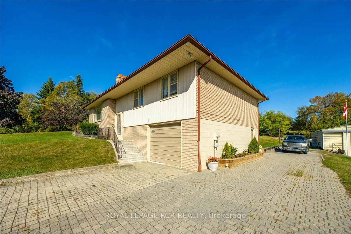 19621 Centre St, East Gwillimbury