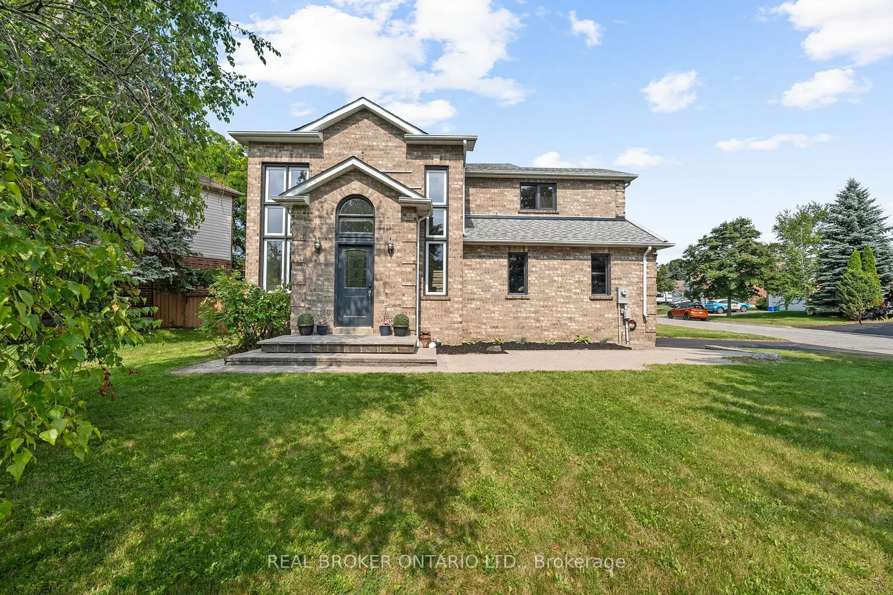 16 Royal Amber Cres, East Gwillimbury