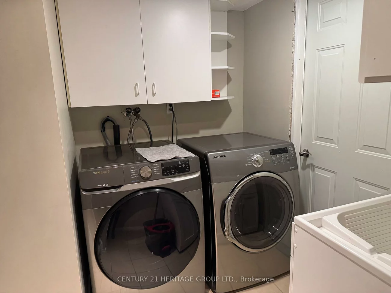 52, Downey, Bayview Wellington, Aurora